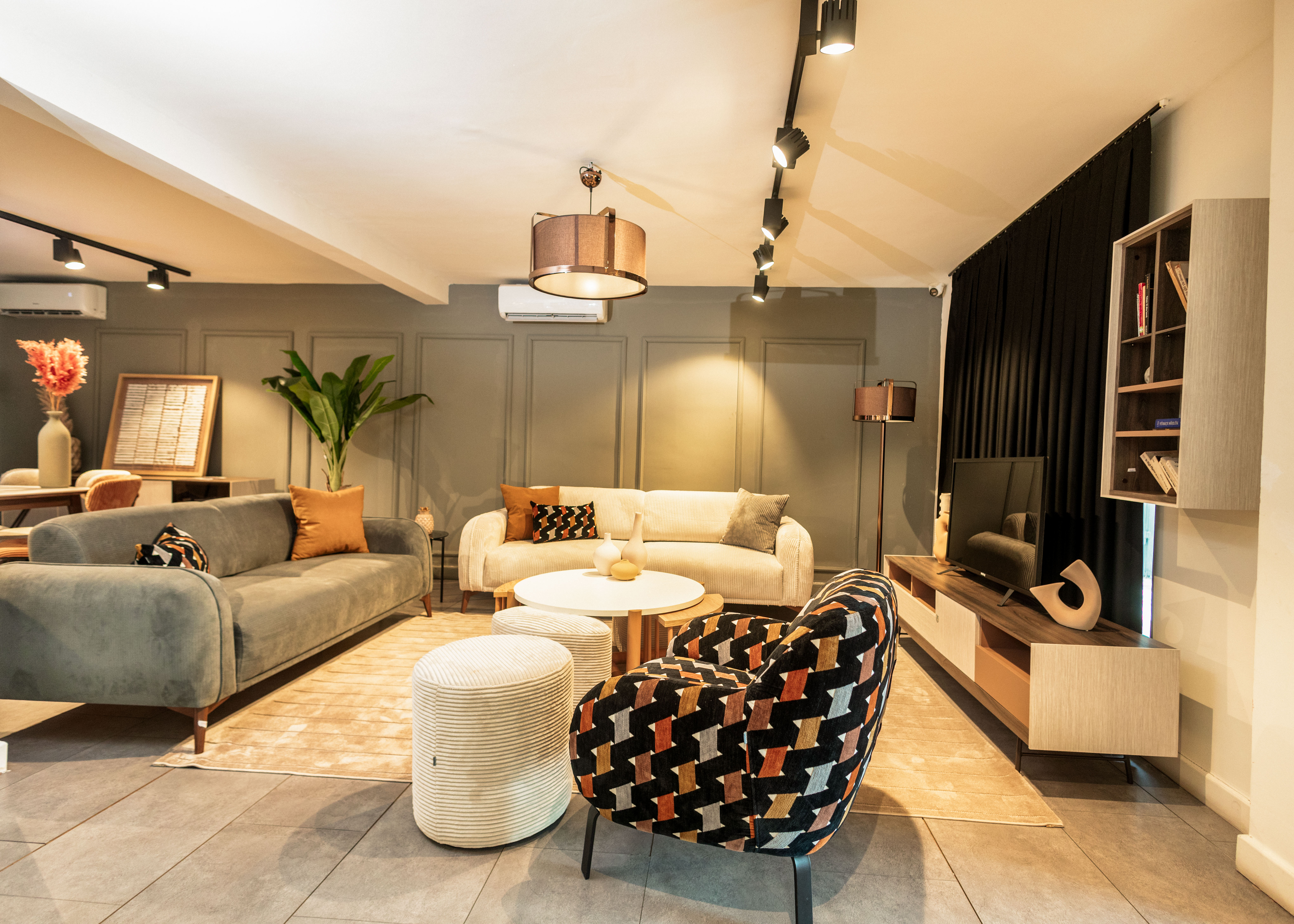 Lea Sofa Set