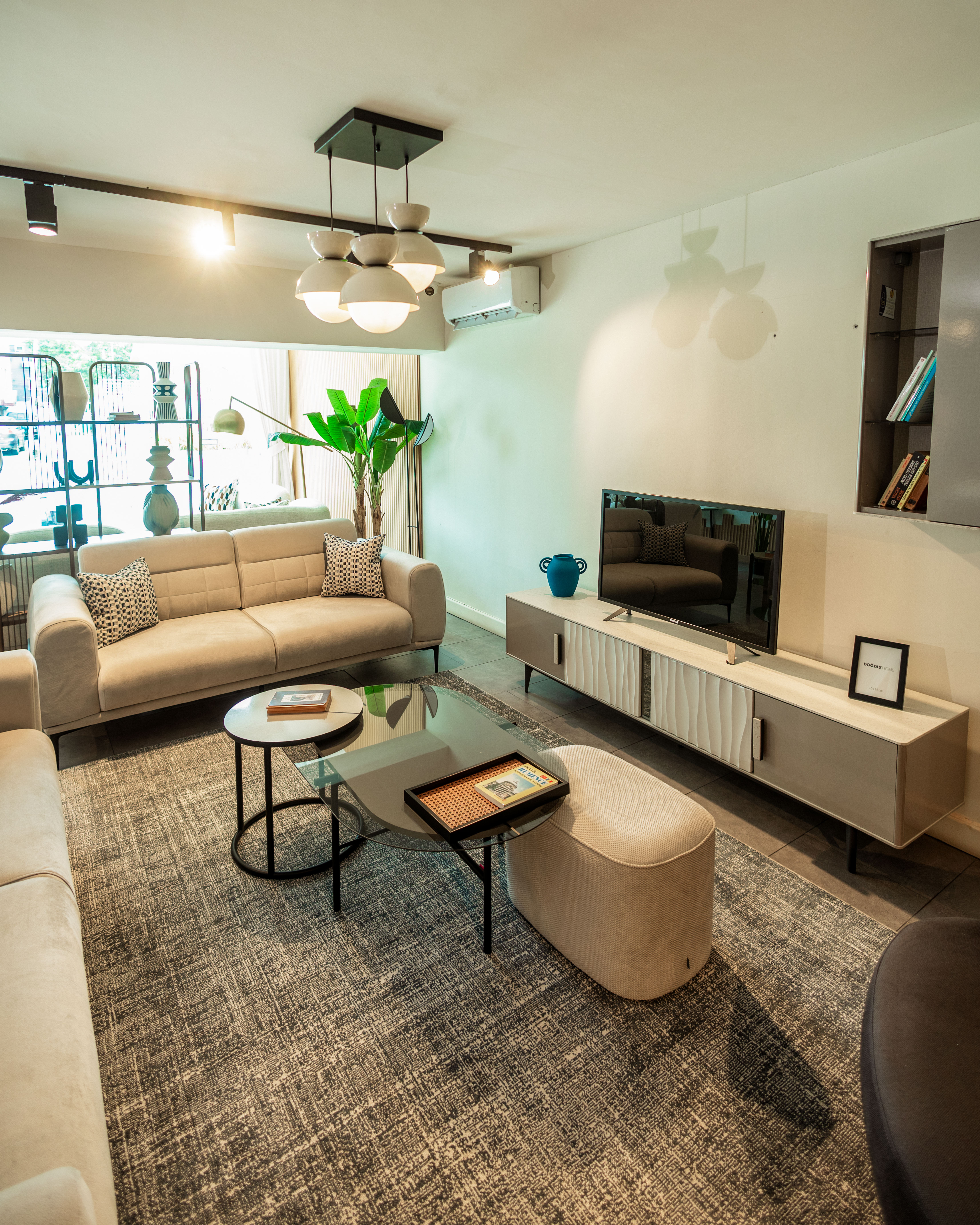 Nita Sofa Set