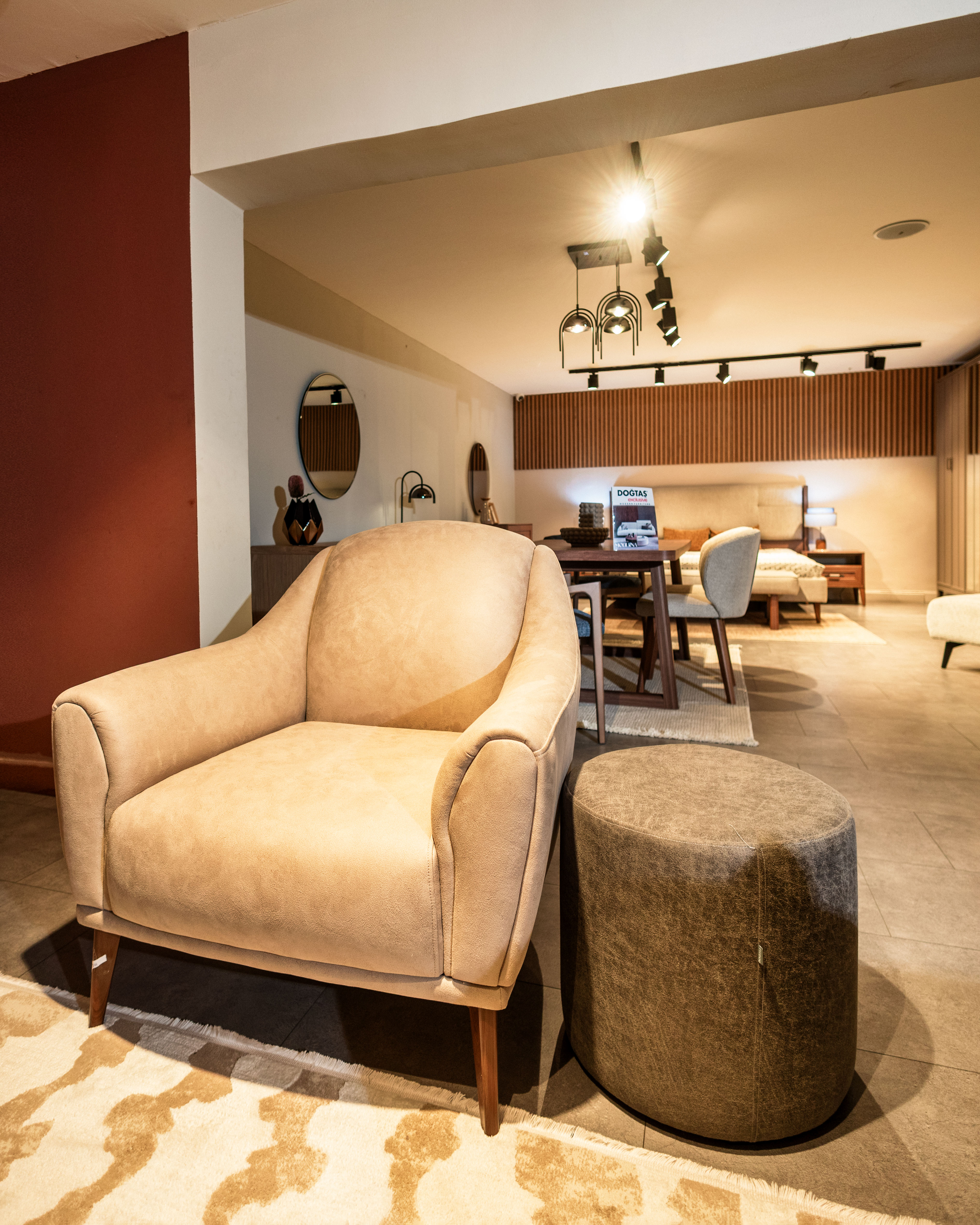 Bella Lounge Chair